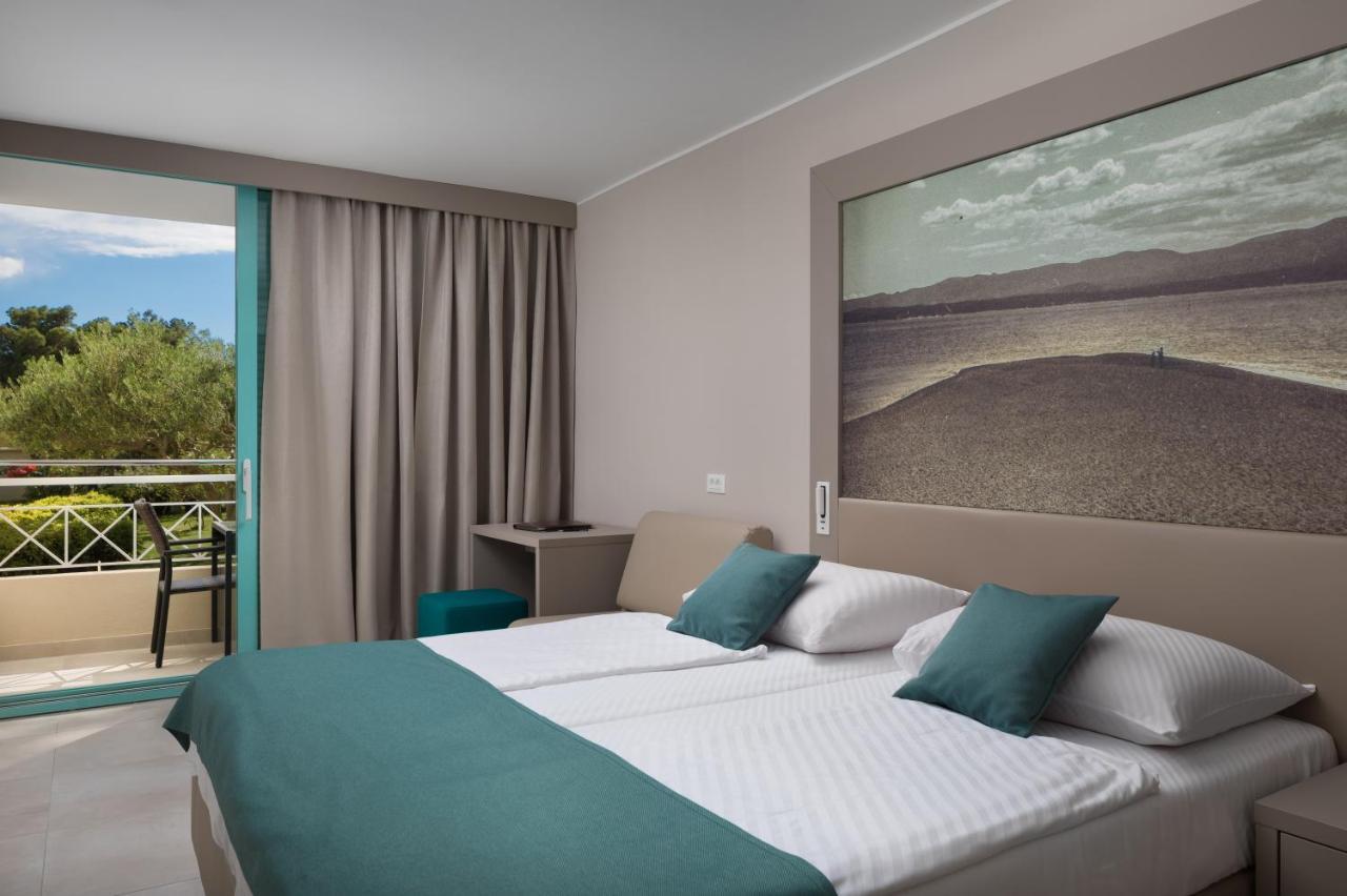 Bretanide Sport & Wellness Resort Бол Екстериор снимка