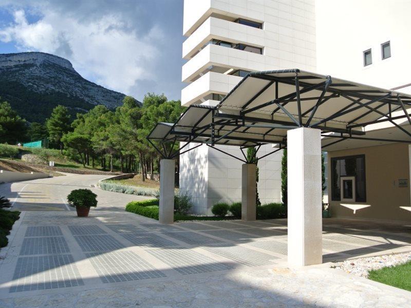 Bretanide Sport & Wellness Resort Бол Екстериор снимка
