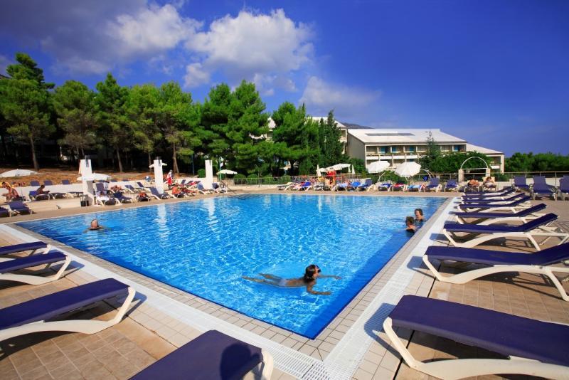 Bretanide Sport & Wellness Resort Бол Екстериор снимка