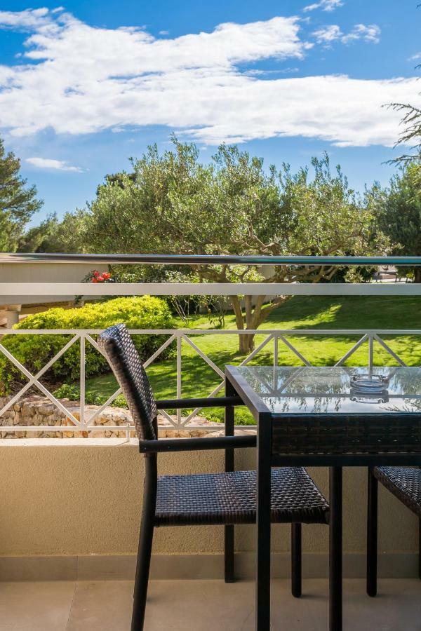 Bretanide Sport & Wellness Resort Бол Екстериор снимка